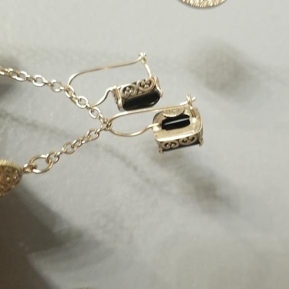 Sterling silver Onyx drop Earrings - Picture 3 of 3